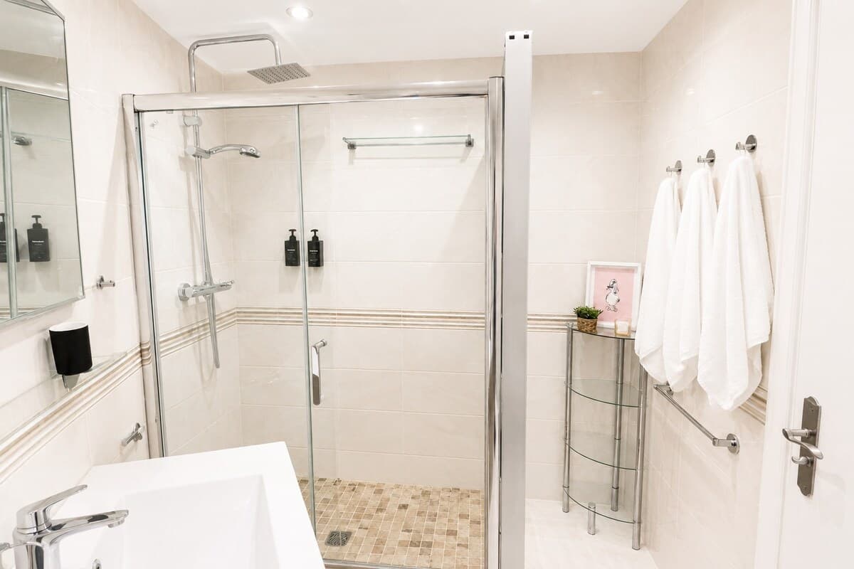 Walk-in rain shower